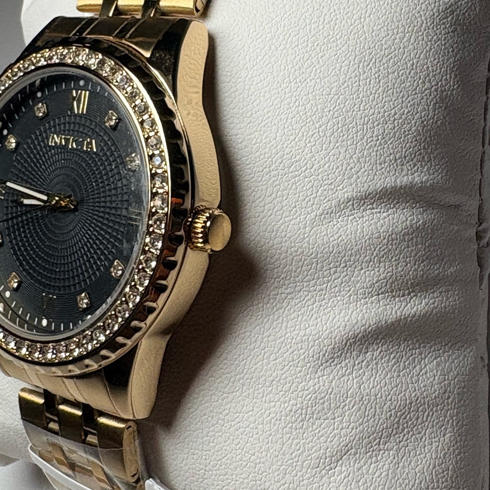 Brand New in the box 🔥🔥🔥Invicta Women’s Watch Gold Timepiece with waterproof. - Picture 5 of 12